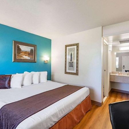 Travelodge By Wyndham Miles City Exteriér fotografie